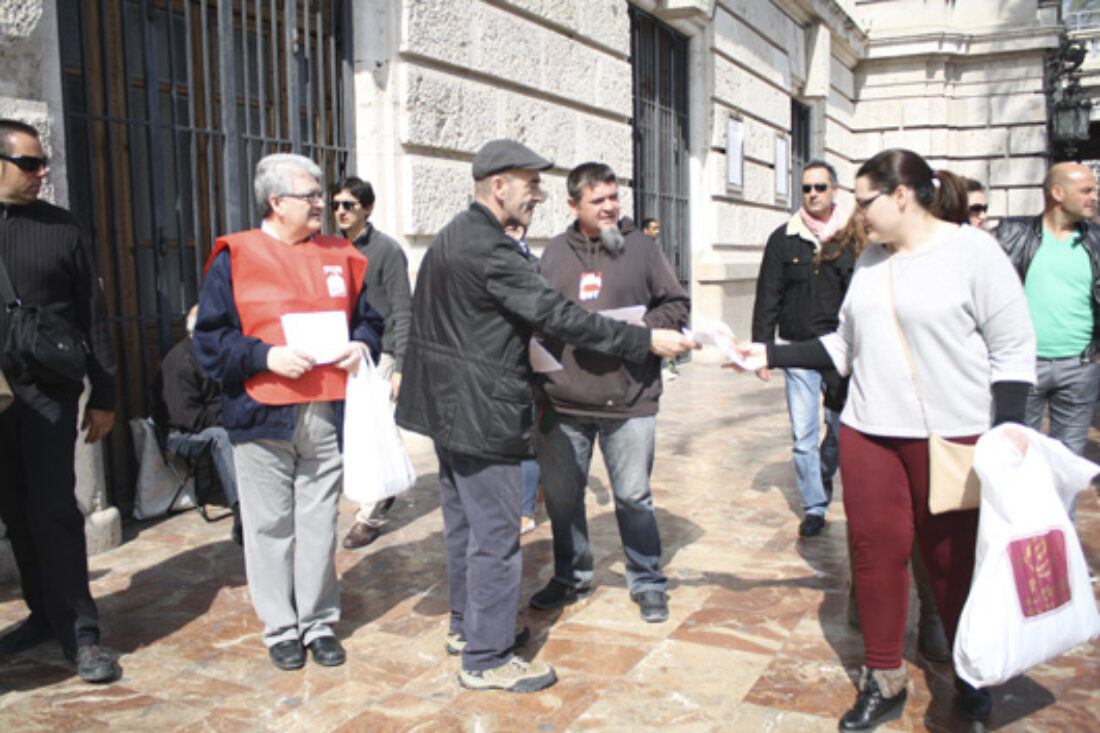 CGT continúa el 11 de mayo la campaña de denuncia de las condiciones laborales de vendedores de la ONCE y del perjuicio de los Canales Físicos Complementarios informando a pie de calle en Alicante, Gandía y Valencia