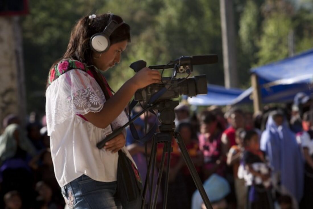 Fotoreportaje «Y sigue la mata dando: los nuevos jóvenes zapatistas»