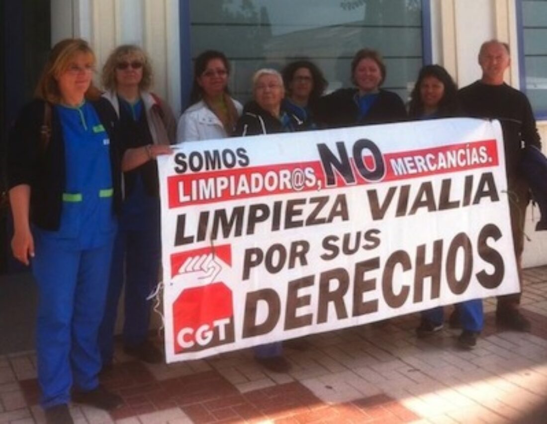 Protesta ante el Ayto de Málaga en apoyo a lxs compañerxs de Vialia en huelga