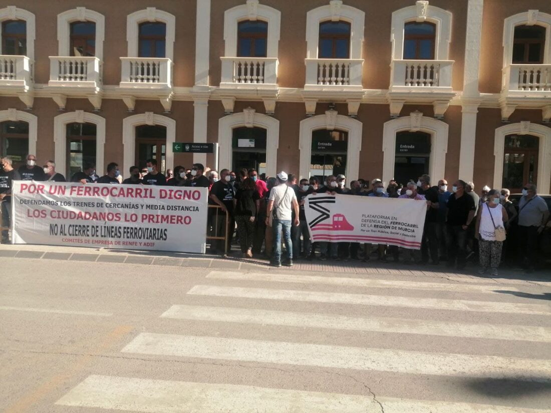 El sindicato CGT llama a la movilización contra el cierre de la línea de cercanías Murcia-Águilas y a luchar por un ferrocarril público, social y sostenible en la manifestación del próximo 25 de septiembre