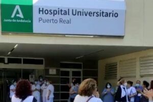 Tercer día de huelga en el servicio de limpieza del Hospital de Puerto Real (Cádiz)