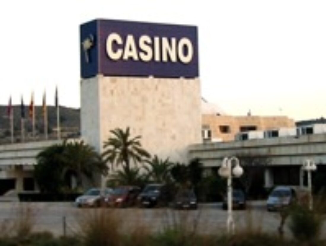 27 marzo, Alicante : Concentración de trabajadores del Casino de Villajoyosa
