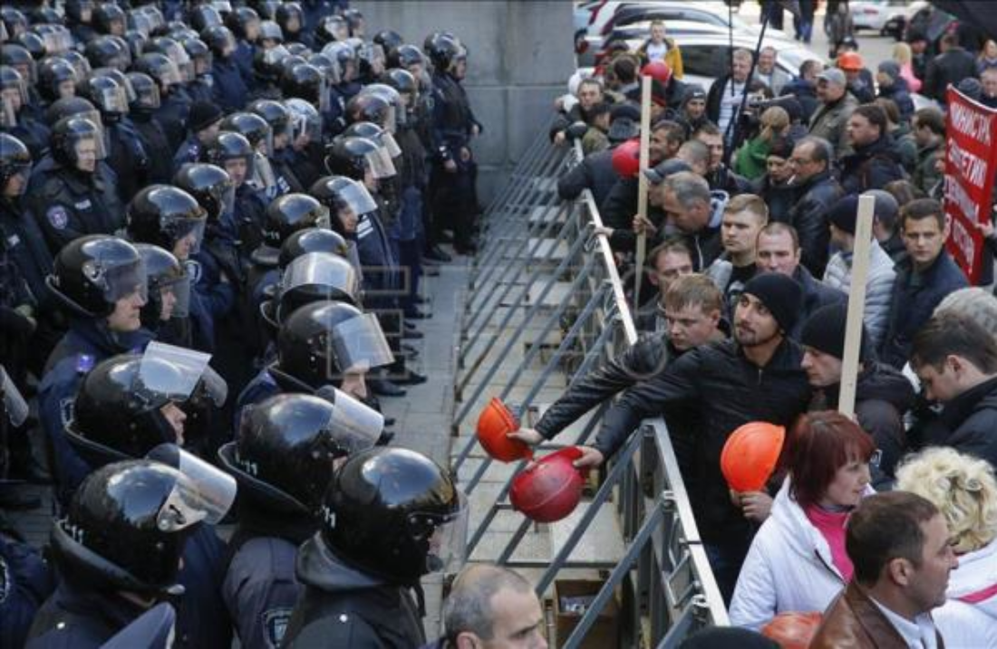 Zelenski destroza los derechos laborales de la clase trabajadora ucraniana
