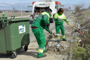 Convocada huelga indefinida en la recogida de residuos sólidos de Moguer
