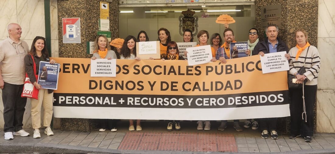 Concentración de la plantilla de Servicios Sociales del Ayuntamiento de Granada